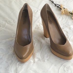 MICHAEL Michael Kors Beige Leather Pumps